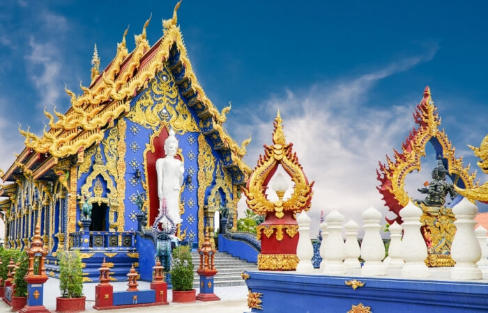 Wat Rong Suea Ten (Blue Temple)