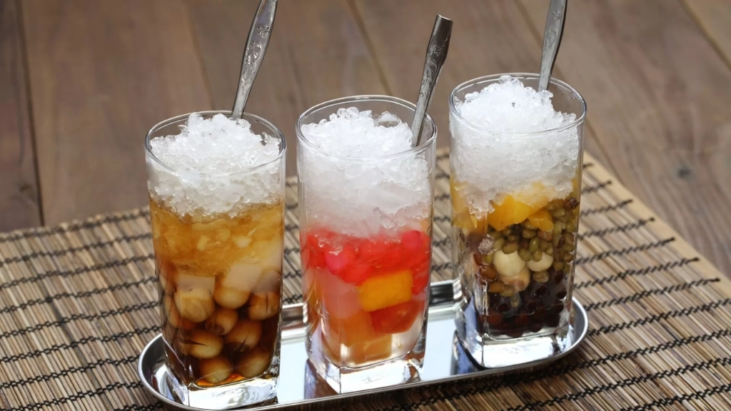 Chè (Vietnamese sweet dessert soup)