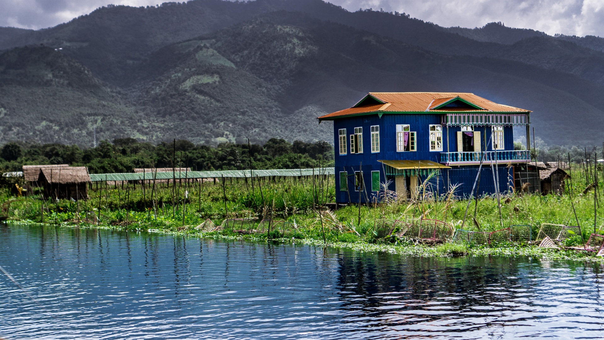 Visit Inle Lake: Top 5 Best Things To Do & See