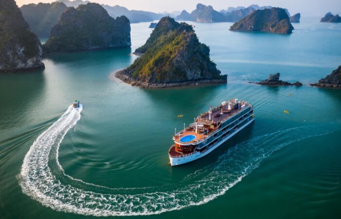 Heritage Cruises Binh Chuan