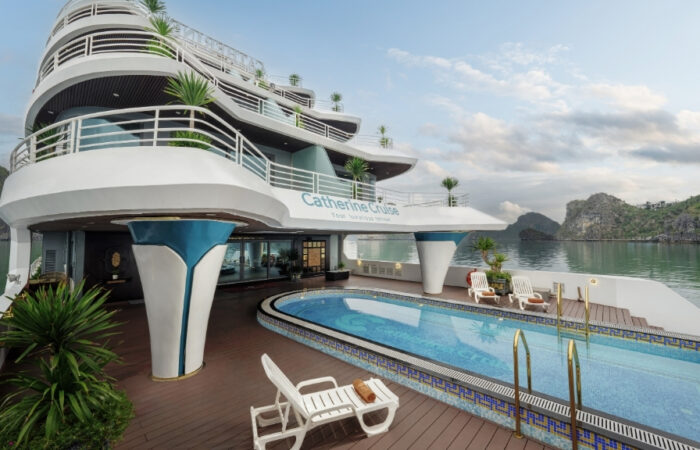 Catherine Cruise in Halong Bay