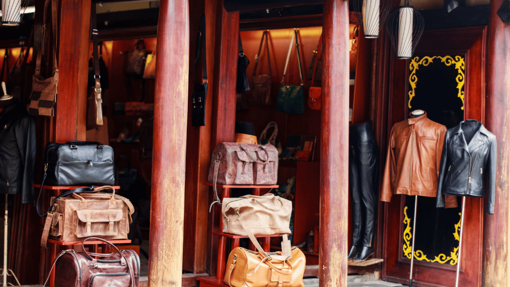 Hoi An accessory shop to complement your outfit
