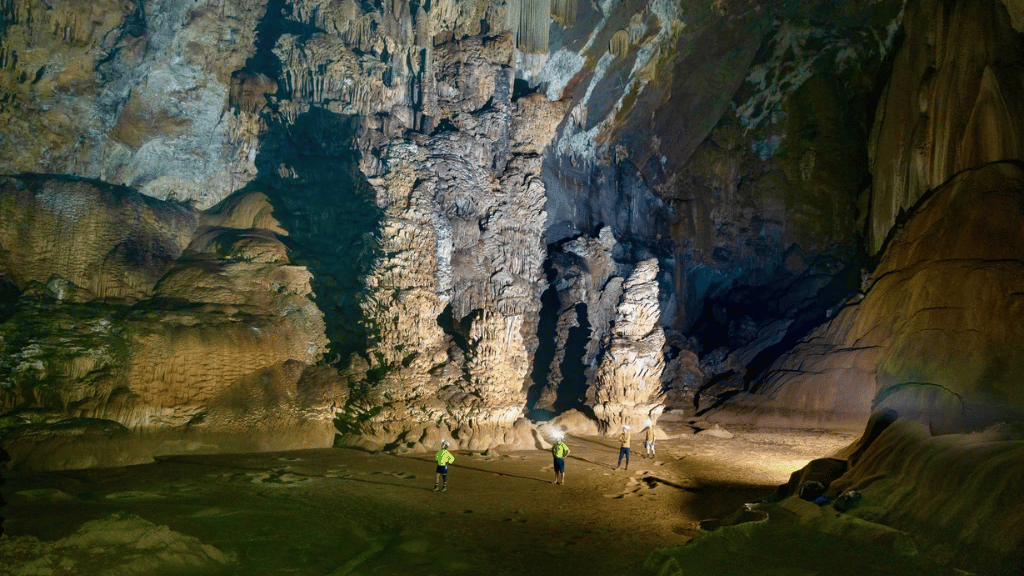 Hang Thang Cave, a large pristine cave in Quang Tri featuring unique stalactites and cave pearls