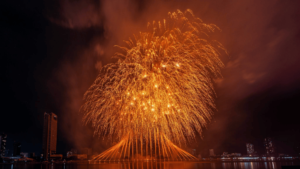 Vibrant fireworks festival scene at DIFF 2026 in Da Nang