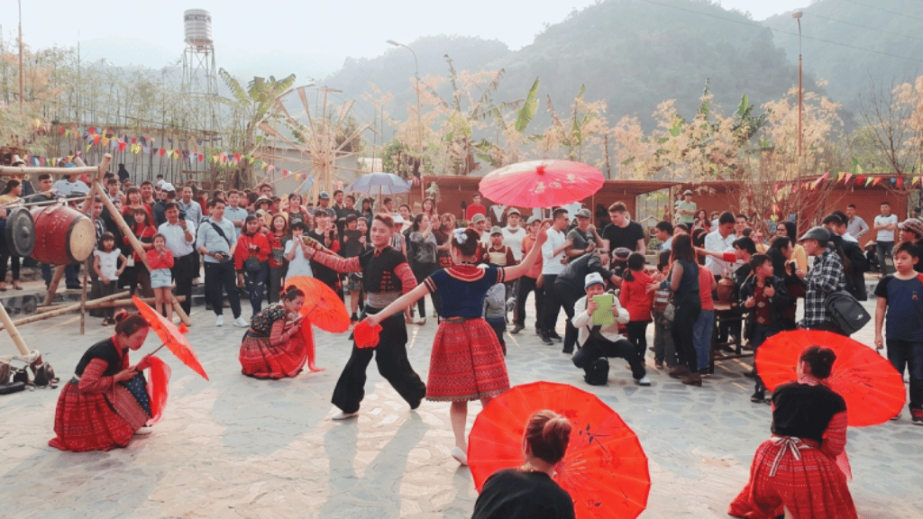 The ethnic minority love market in Moc Chau