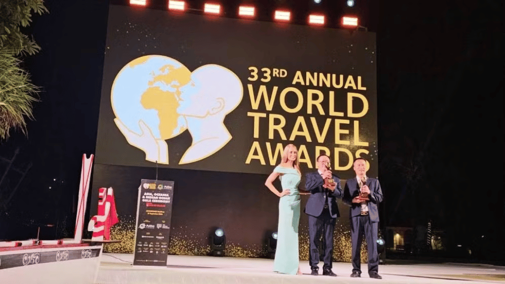 Mr. Đinh Huy Trí, Deputy Director of Phong Nha-Ke Bang National Park, represents the park at the 2026 World Travel Awards ceremony