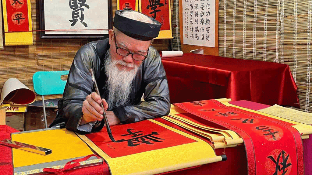 Vietnamese culture through the beauty of traditional calligraphy